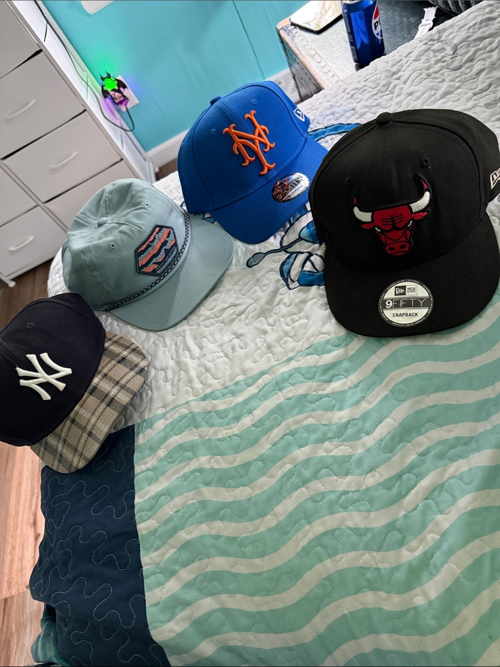 Hat lot, one size fits most - Picture 1 of 14